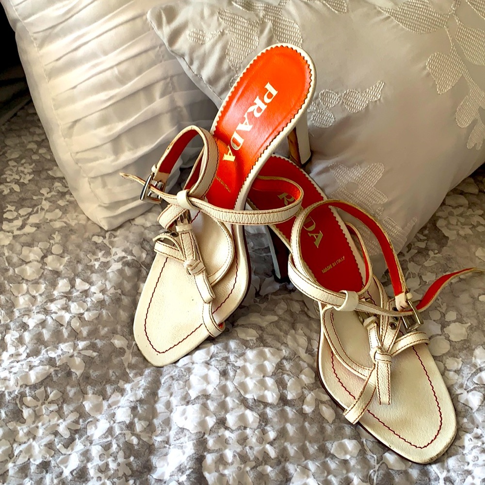 Hot Prada sandals 👡